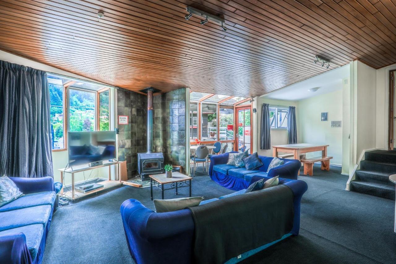 Aspen Lodge Backpackers Queenstown Exterior photo