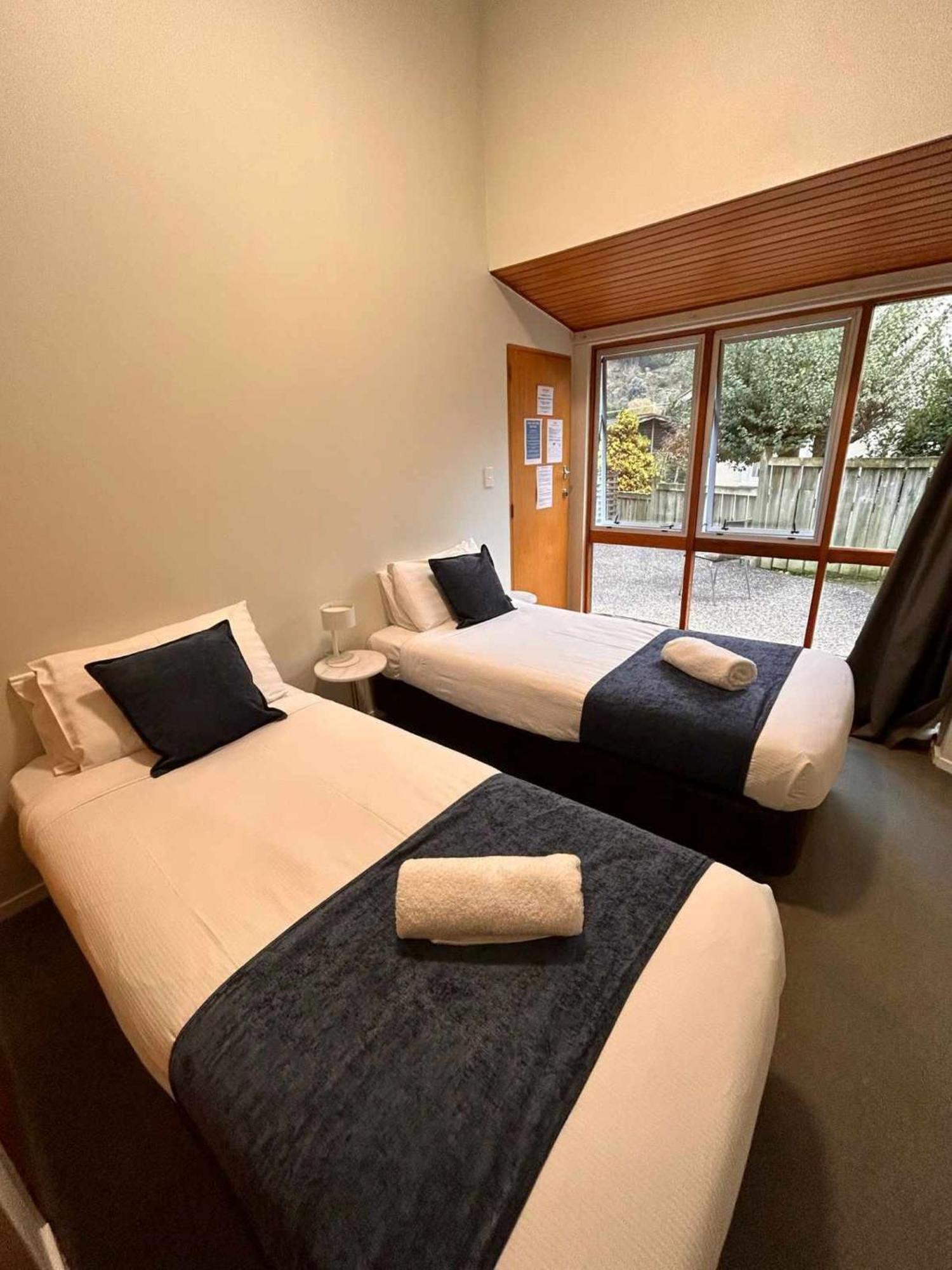 Aspen Lodge Backpackers Queenstown Exterior photo